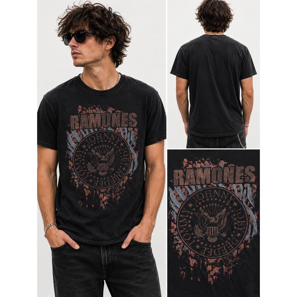 Ramones T Shirt Mens M Black Distressed Graphic Band Tee Punk Rock Y2K